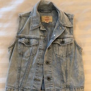 LEVI’s XS Denim Vest